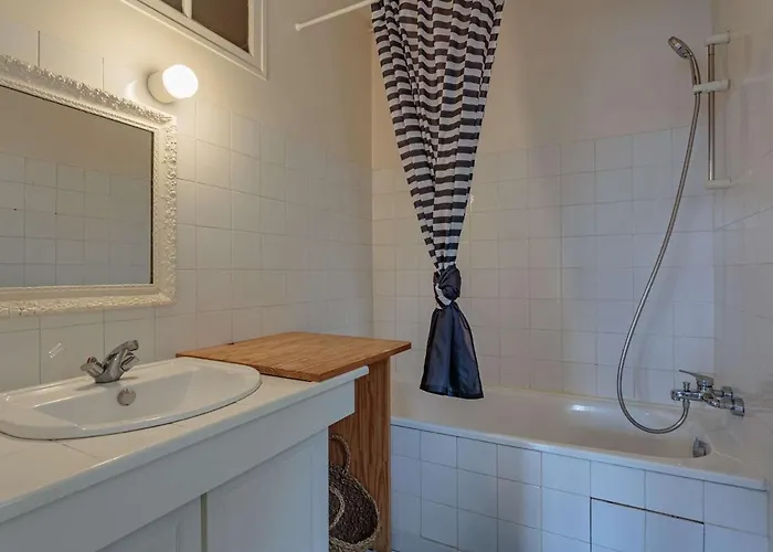 Spacieux 3* A Biarritz, Proche Commerces, Et Centre, Avec Wifi Et Balcon - Fr-1-3-589