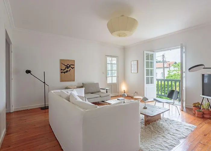 Spacieux 3* A Biarritz, Proche Commerces, Et Centre, Avec Wifi Et Balcon - Fr-1-3-589 *